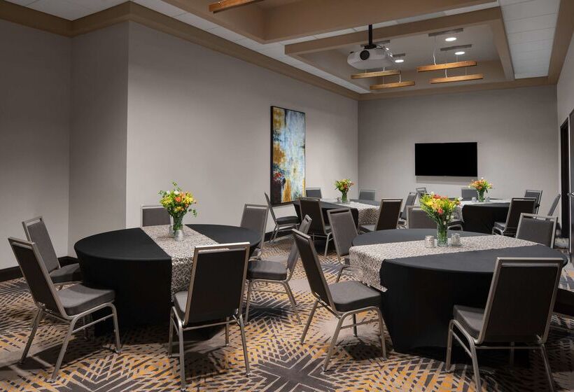 호텔 Homewood Suites Springfield Va