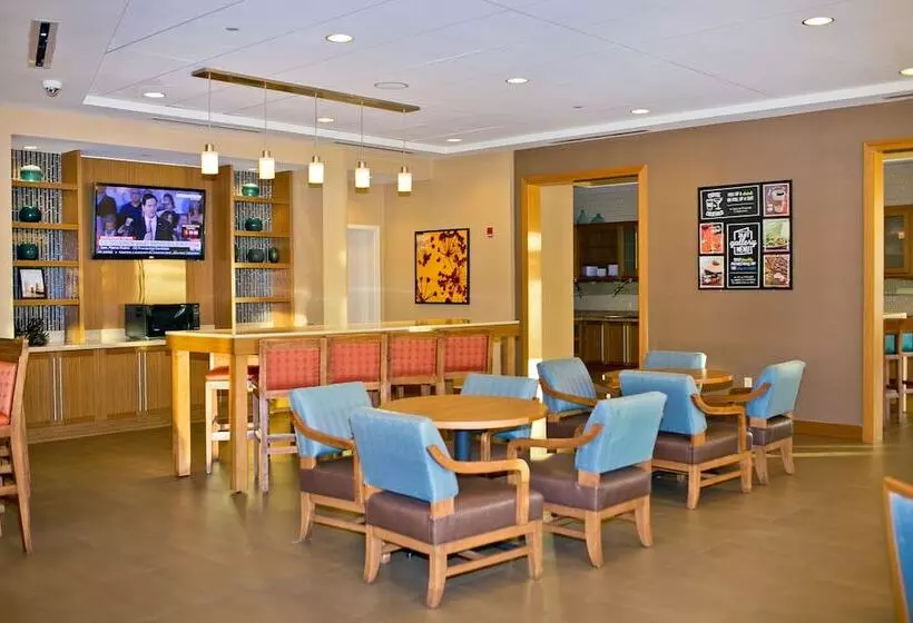 בית מלון כפרי Hyatt Place Pensacola Airport