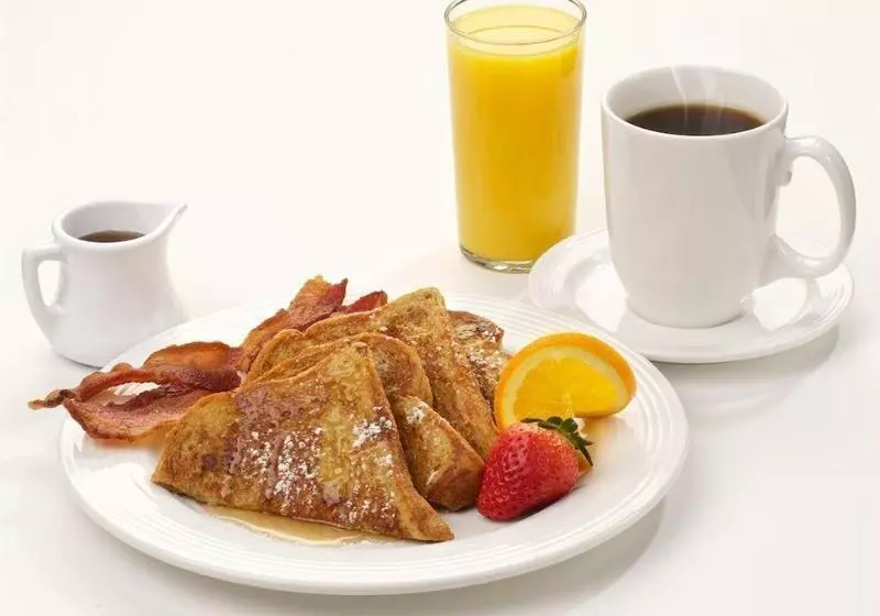 Отель Prairie Meadows Casino Racetrack And