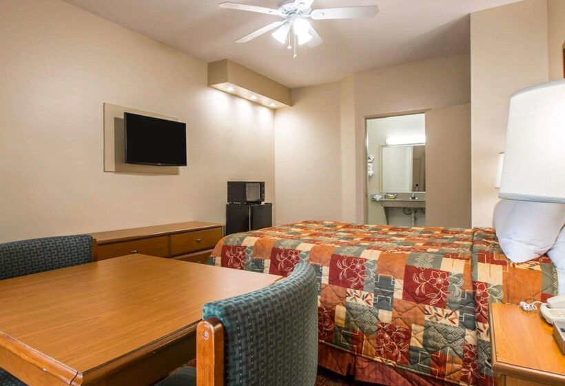 בית מלון כפרי Rodeway Inn Encinitas North