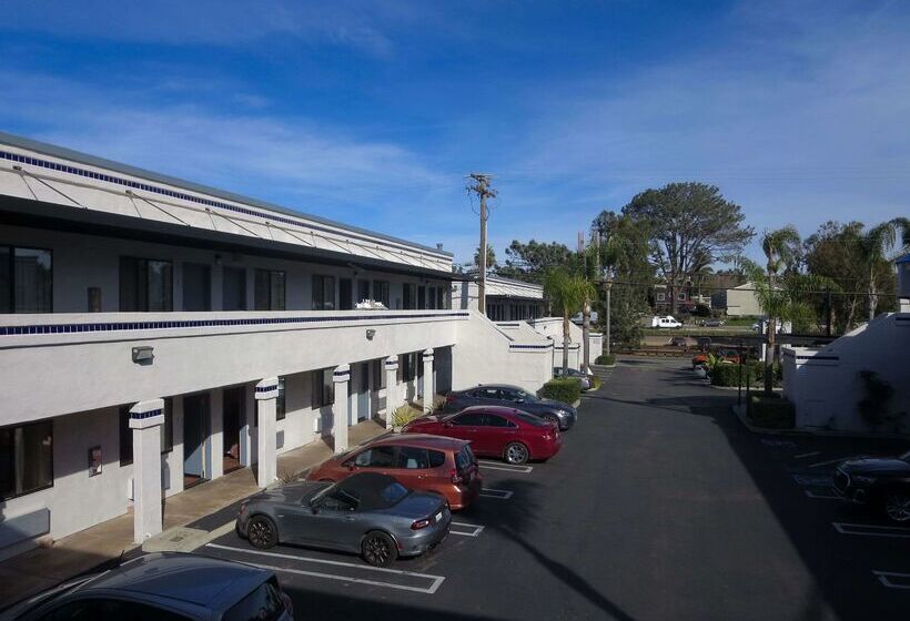 בית מלון כפרי Rodeway Inn Encinitas North