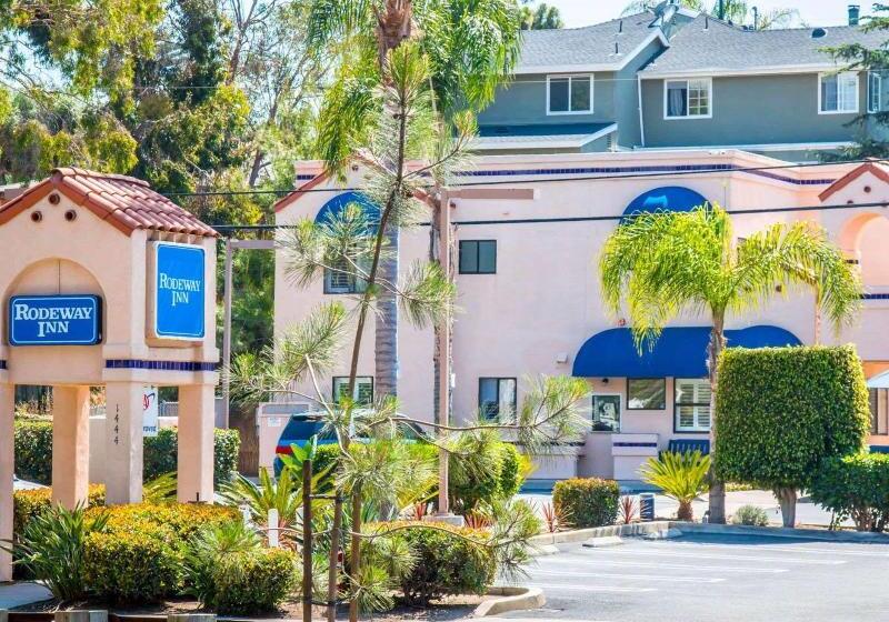 בית מלון כפרי Rodeway Inn Encinitas North