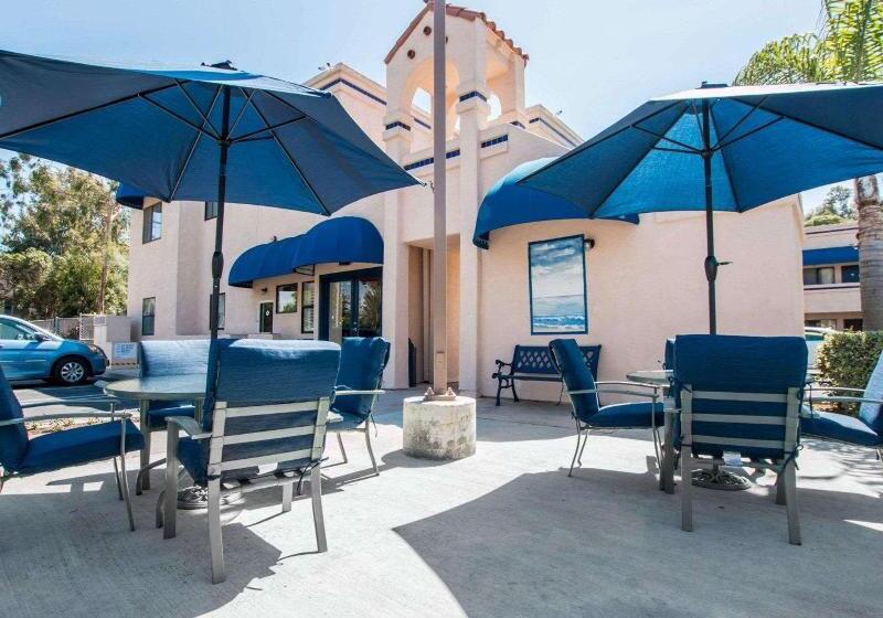 בית מלון כפרי Rodeway Inn Encinitas North
