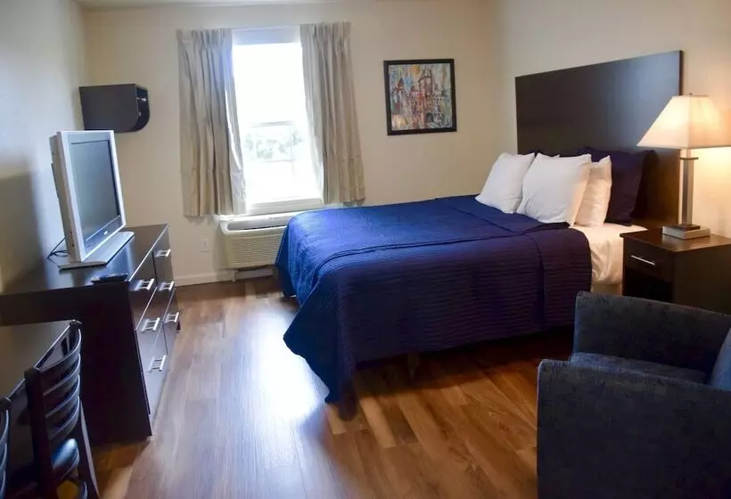 Отель Stay Plus Extended Stay Suites