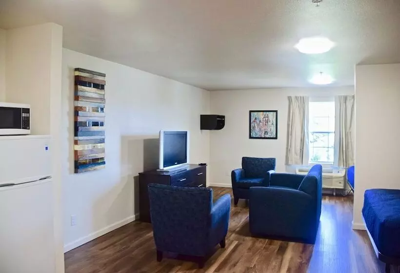 Отель Stay Plus Extended Stay Suites