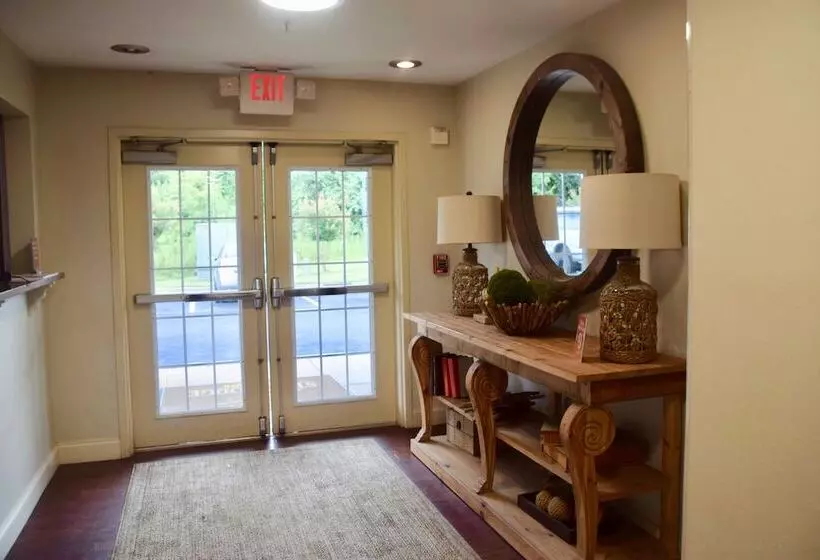 Отель Stay Plus Extended Stay Suites