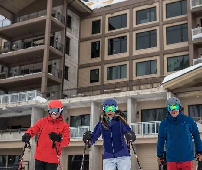 ホテル The Snowpine Lodge