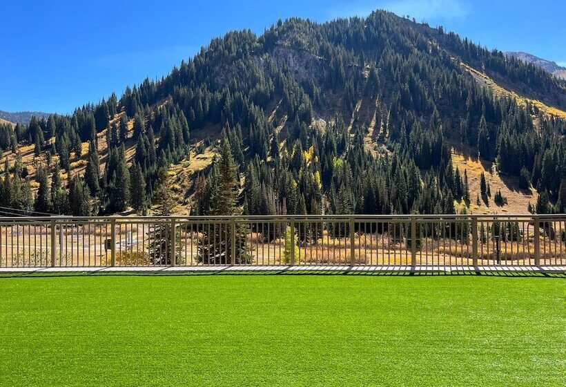 فندق The Snowpine Lodge