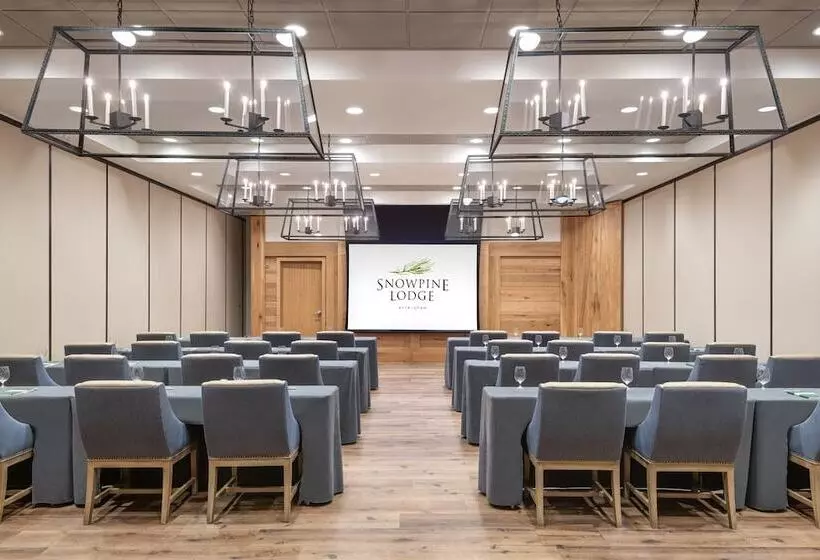 ホテル The Snowpine Lodge
