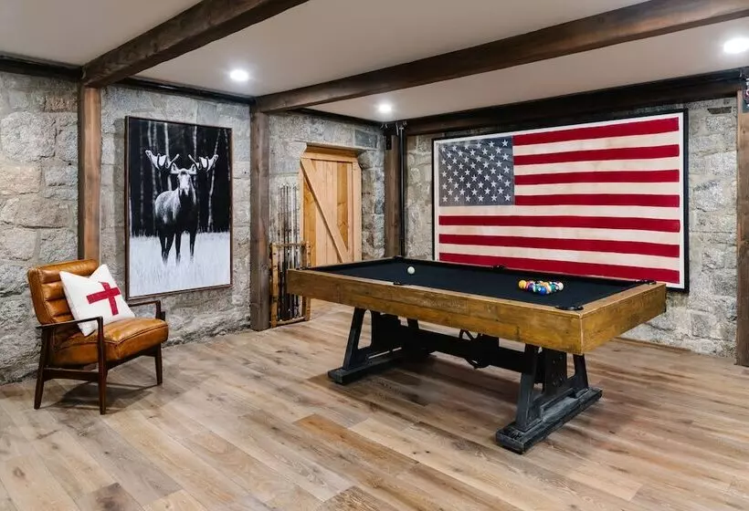 ホテル The Snowpine Lodge