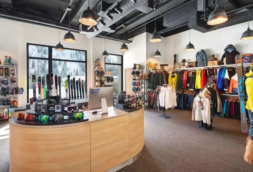 ホテル The Snowpine Lodge