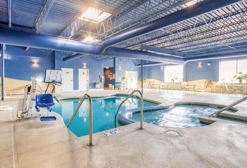 فندق Wingate By Wyndham Sheboygan