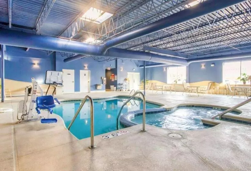 호텔 Wingate By Wyndham Sheboygan