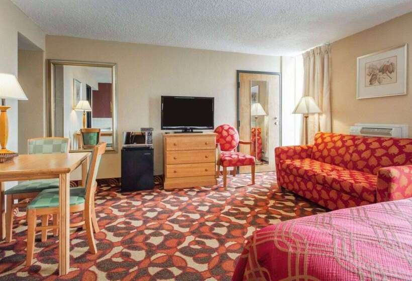 فندق Wingate By Wyndham Sheboygan