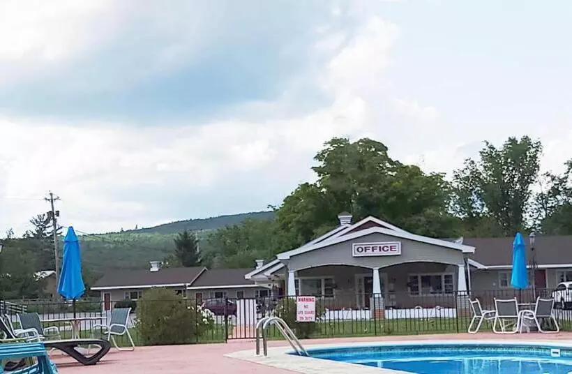 モーテル Gorham Motor Inn