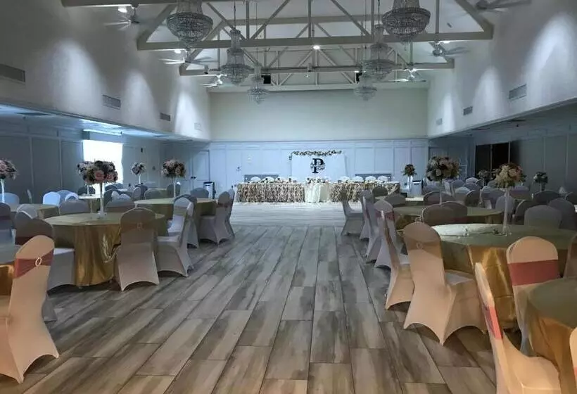 渡假胜地  Columbia Lakes Hotel & Conference Center