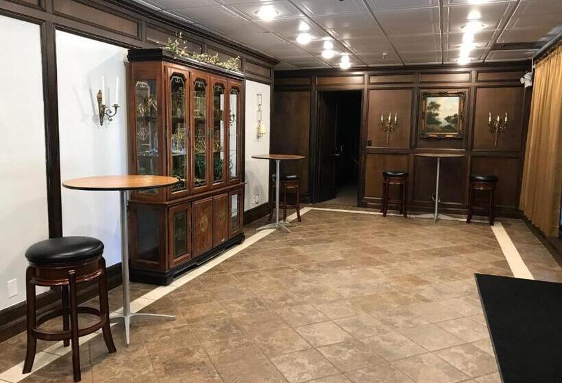 Resort Columbia Lakes Hotel & Conference Center