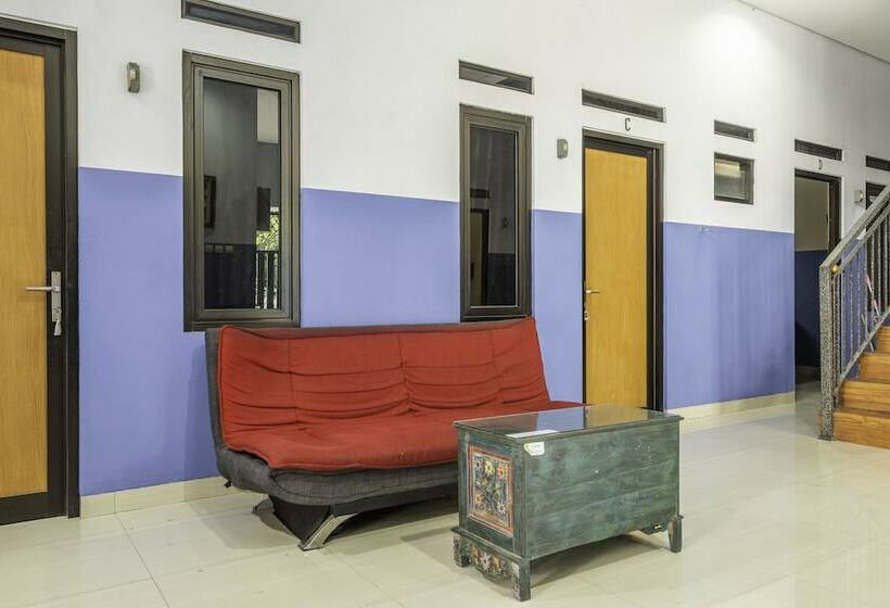 בית מלון כפרי Zleepy Sasana Budaya By Oyo Rooms