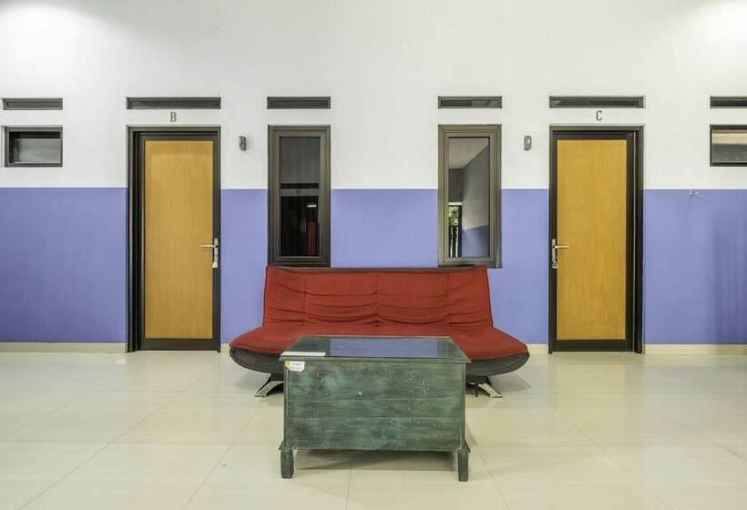 בית מלון כפרי Zleepy Sasana Budaya By Oyo Rooms