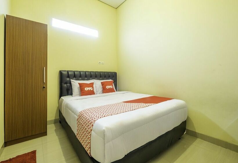 בית מלון כפרי Zleepy Sasana Budaya By Oyo Rooms