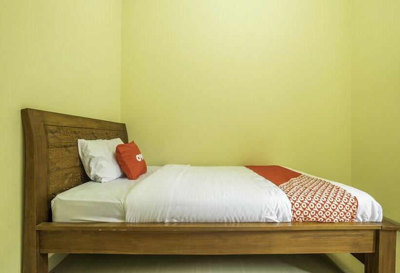 בית מלון כפרי Zleepy Sasana Budaya By Oyo Rooms