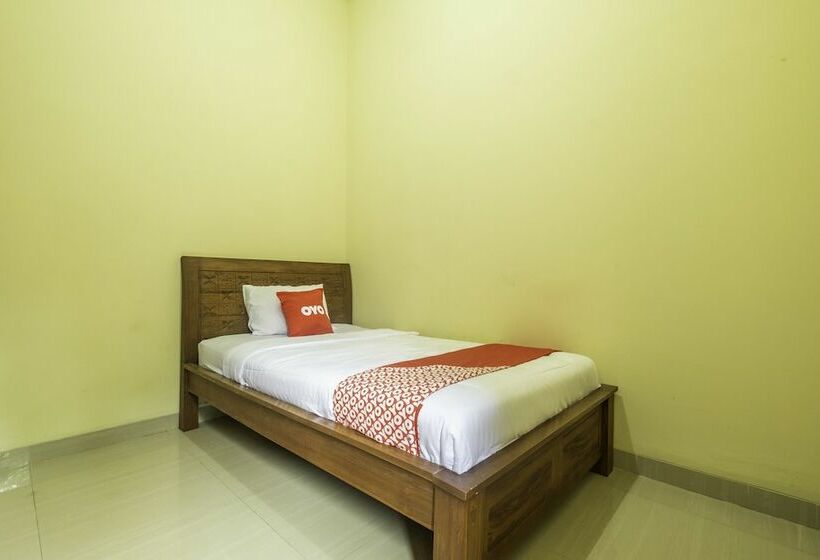 בית מלון כפרי Zleepy Sasana Budaya By Oyo Rooms