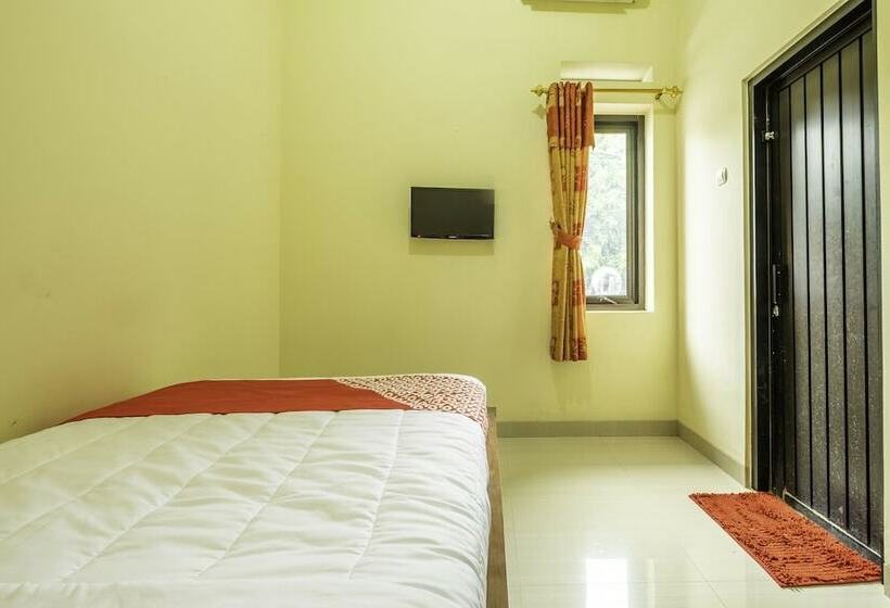 בית מלון כפרי Zleepy Sasana Budaya By Oyo Rooms