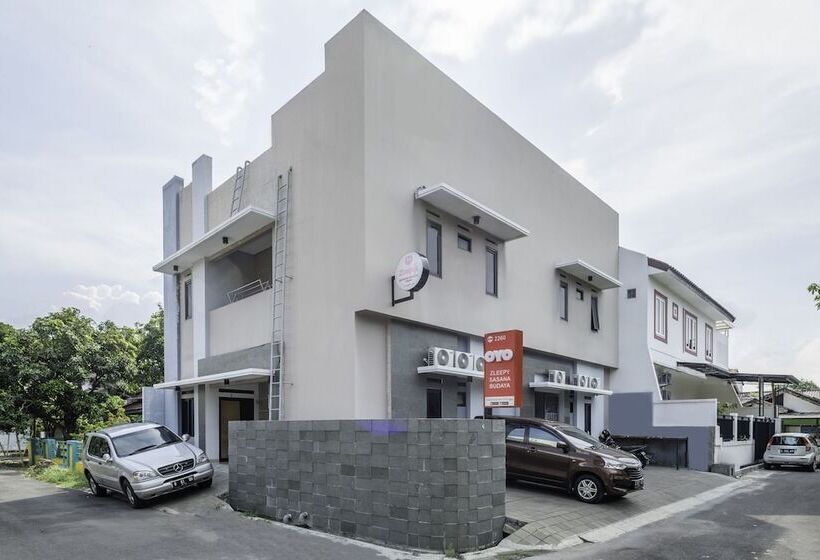 בית מלון כפרי Zleepy Sasana Budaya By Oyo Rooms