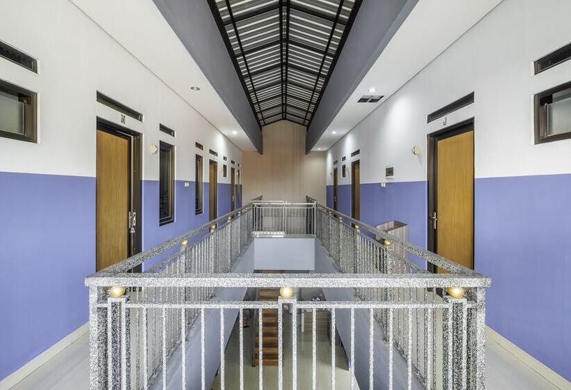 בית מלון כפרי Zleepy Sasana Budaya By Oyo Rooms