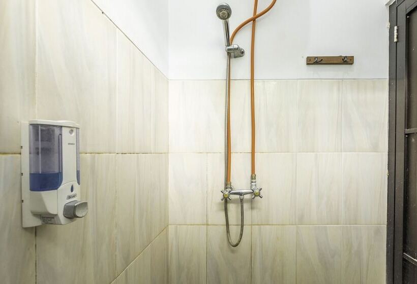 בית מלון כפרי Zleepy Sasana Budaya By Oyo Rooms