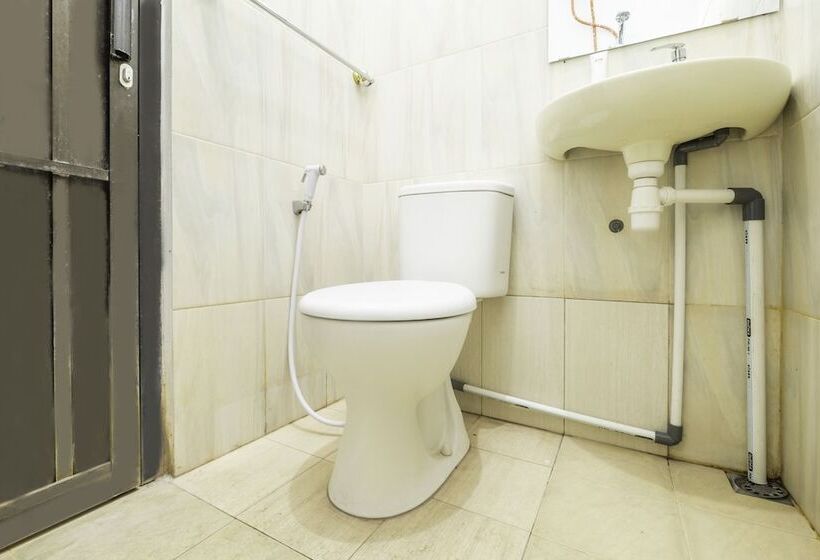 בית מלון כפרי Zleepy Sasana Budaya By Oyo Rooms