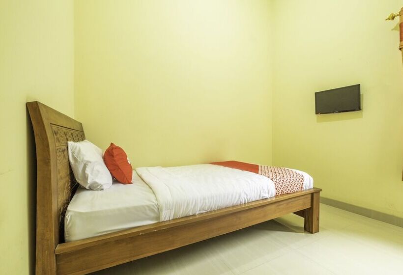 בית מלון כפרי Zleepy Sasana Budaya By Oyo Rooms