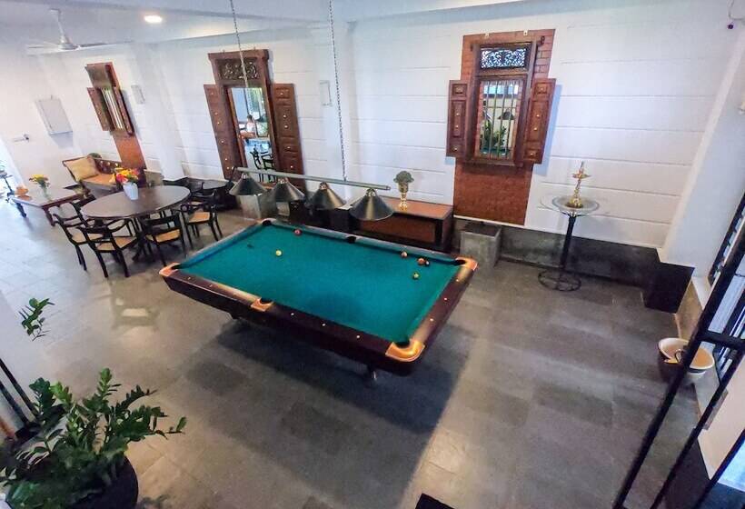 فندق Akash Retreat And Spa