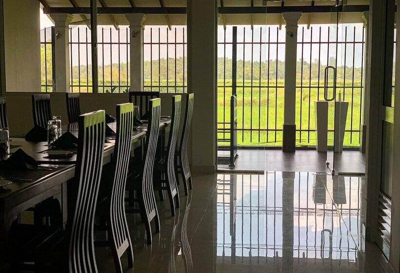 فندق Akash Retreat And Spa