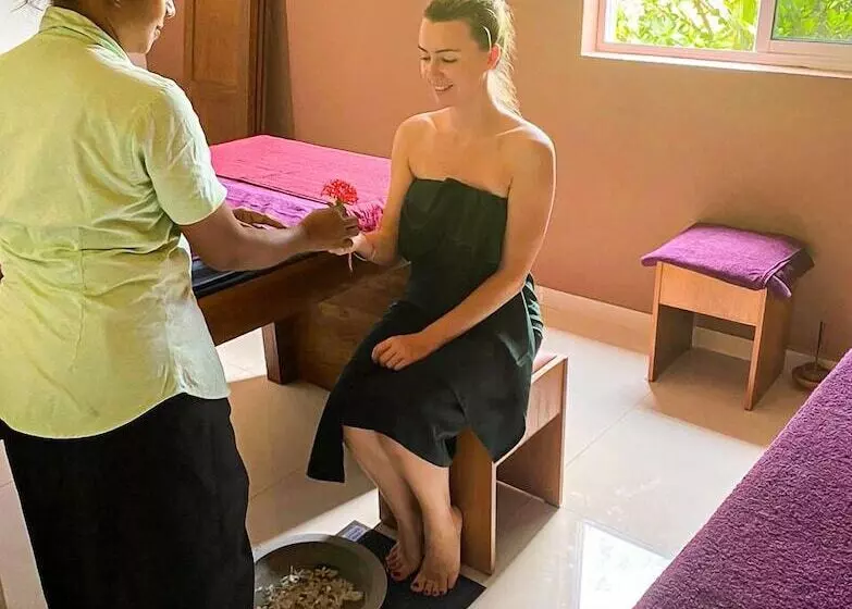 ホテル Akash Retreat And Spa