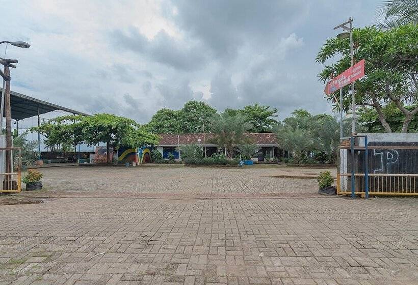 Pension (Hôtel basse catégorie) Reddoorz Syariah @ Lafa Park Adventure