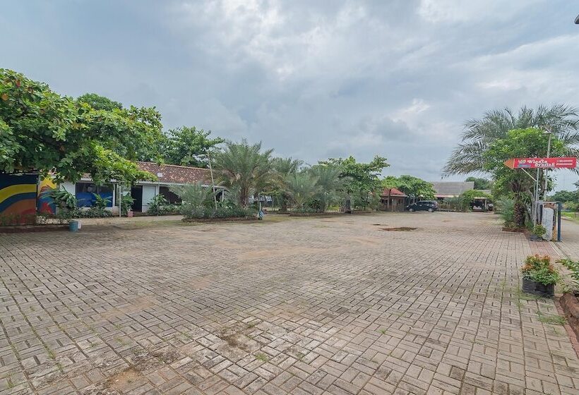 Pension (Hôtel basse catégorie) Reddoorz Syariah @ Lafa Park Adventure