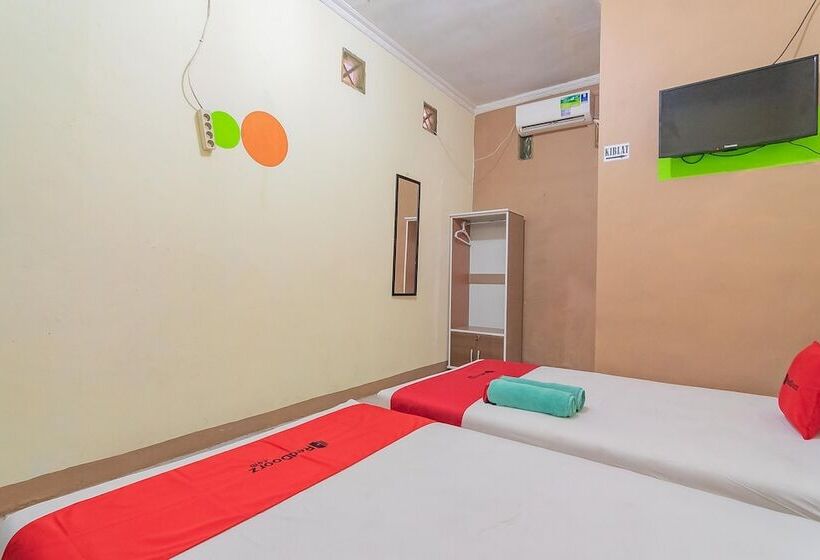 Pension (Hôtel basse catégorie) Reddoorz Syariah @ Lafa Park Adventure