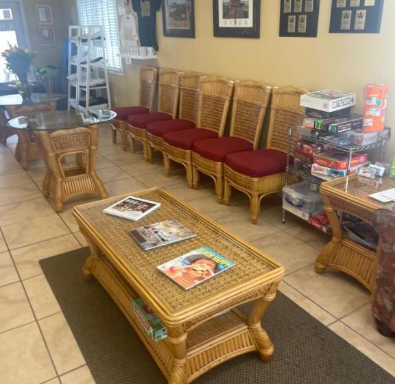 Getaways At Soundside Holiday Beach Resort