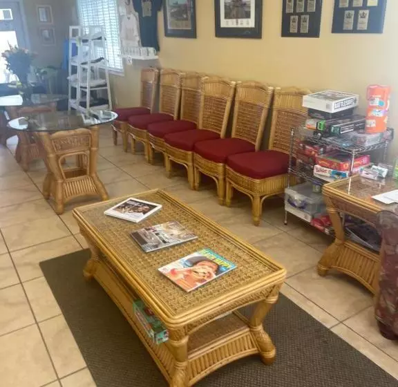 Getaways At Soundside Holiday Beach Resort