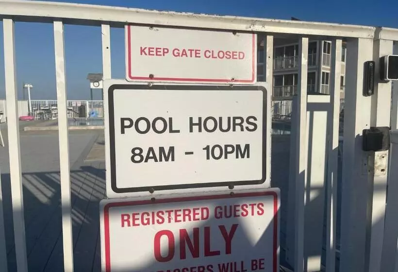 Getaways At Soundside Holiday Beach Resort