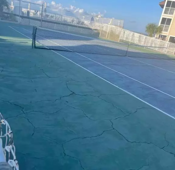 Getaways At Soundside Holiday Beach Resort