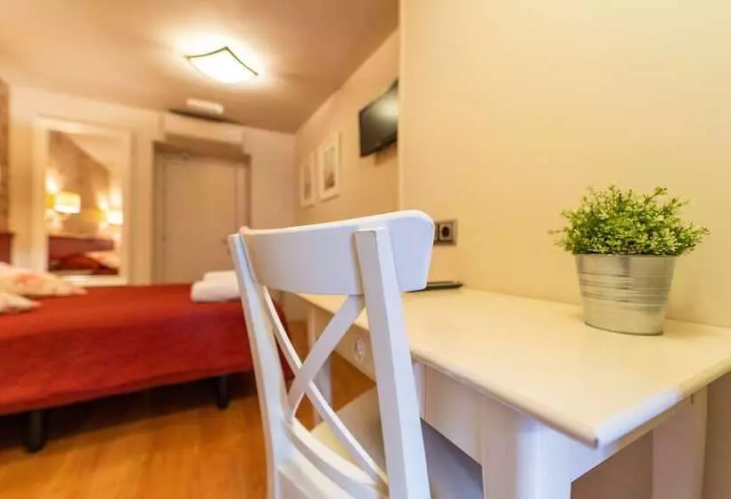 Hostal Matheu