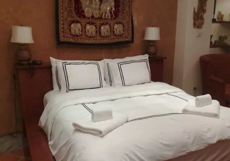 Hotelli Nirvana Boutique Suites