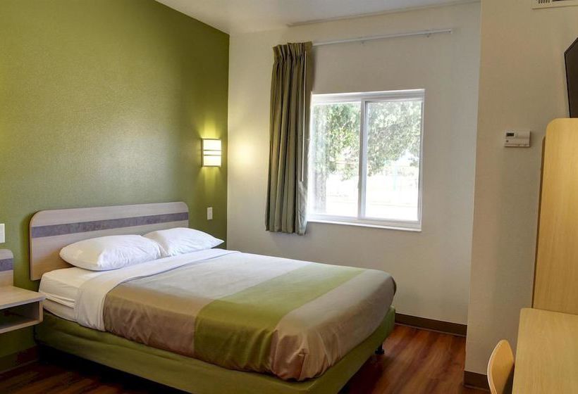 בית מלון כפרי Studio 6new Orleans, La