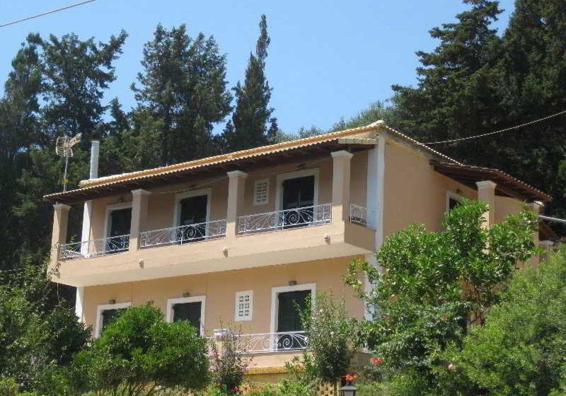 ホテル Zacharenia Apartments