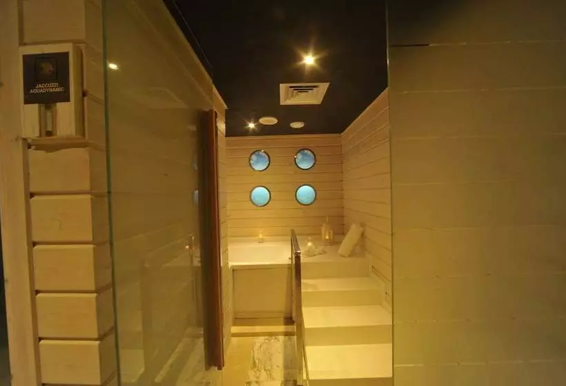 Le Trianon Luxury Hotel & Spa