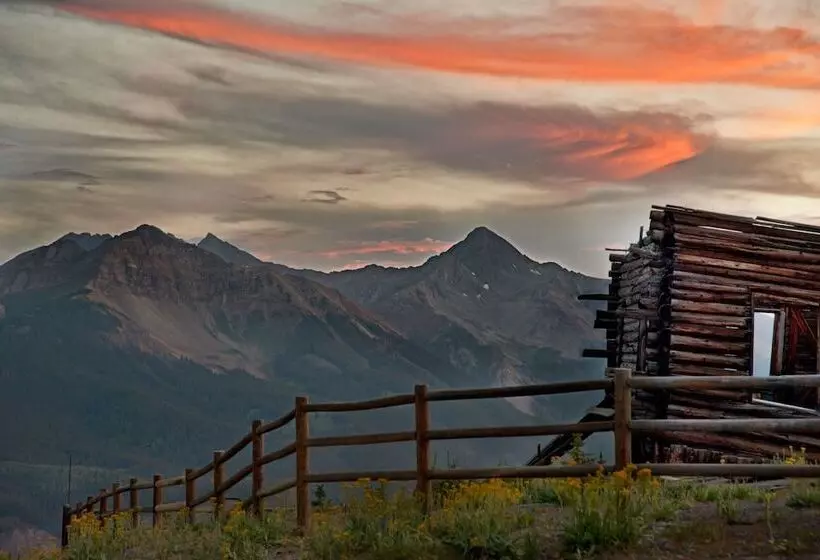 Madeline Hotel & Residences, Auberge Resorts Collection