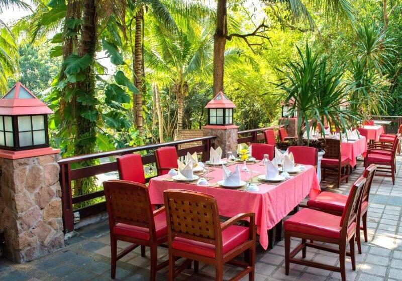 Sappraiwan Elephant Resort & Sanctuary