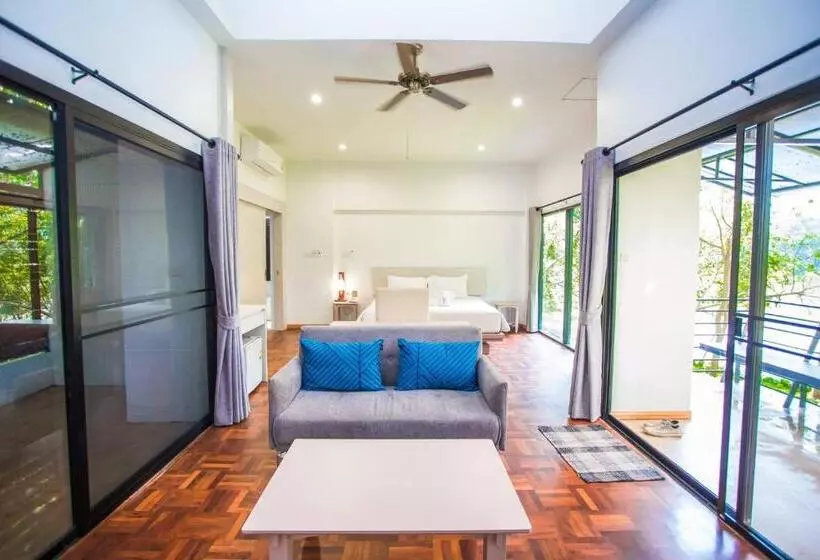 Sappraiwan Elephant Resort & Sanctuary